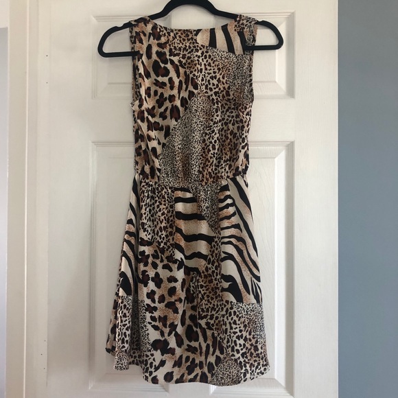 Charlotte Russe Leopard Print Dress NWT XS - Picture 2 of 4